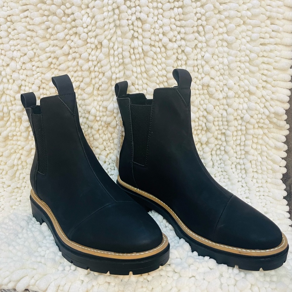 Tom’s Black size 9 skylar boot